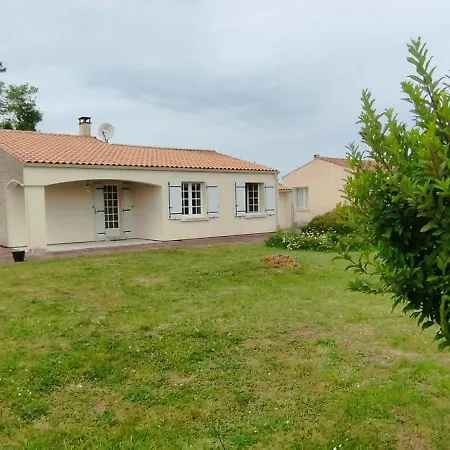 Maison Familiale Avec Piscine Pres De La De Foulerot